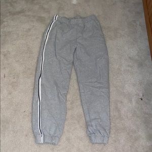 gray sweat pants